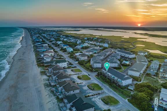 3BR with Ocean Views & Private Beach Access - Image 1