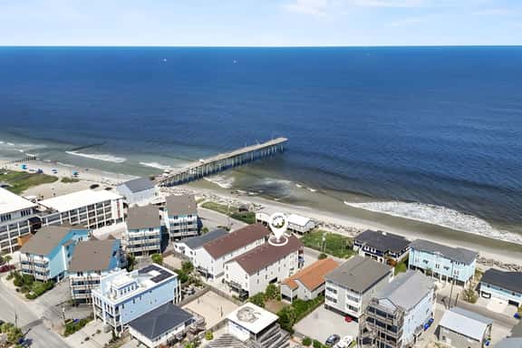 Ocean Views 3BR | Walk to Pier Dining & Drinks - Image 1
